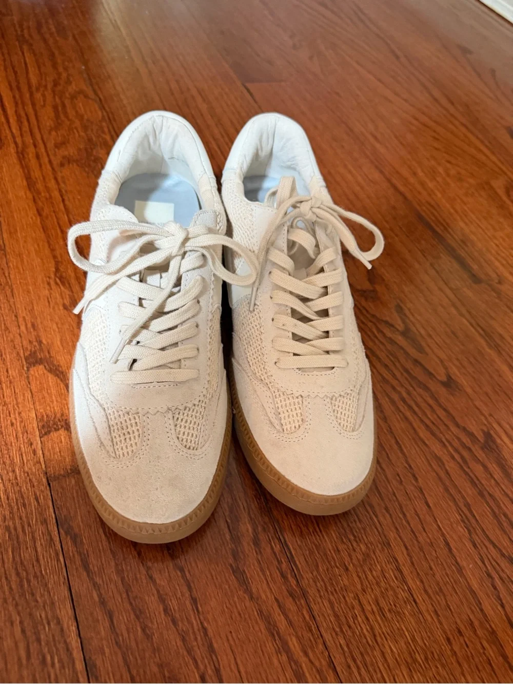 Cream Lace-Up Casual Dolce Vita Sneakers